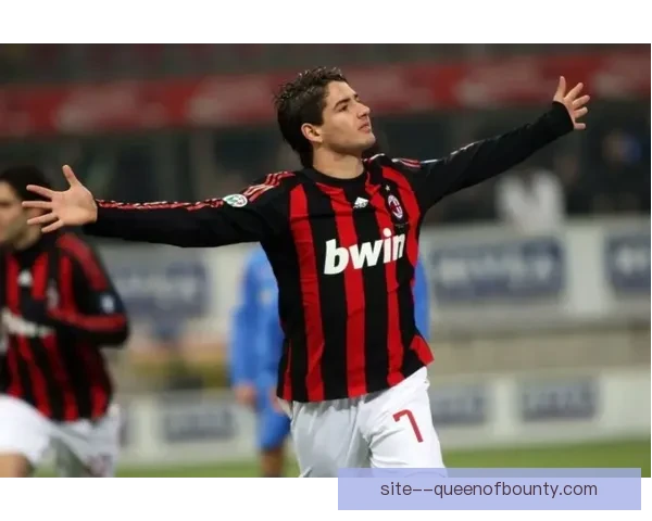 卡迪贾肖荣膺FWA英格兰年度女足足球先生展现卓越风采